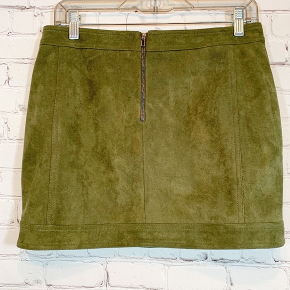 Six.crisp.days Olive green Suede mini Skirt pockets - Picture 2 of 5